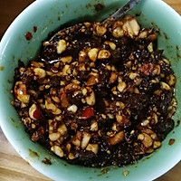 手工制作牛肉酱拌面条凉拌菜的做法图解1
