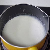 爆浆芒果椰椰奶冻蛋糕卷的做法图解13