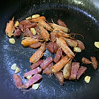 蛤蜊虾仁炒粉干的做法图解2