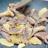 土豆娃娃菜焖鸭的做法图解3