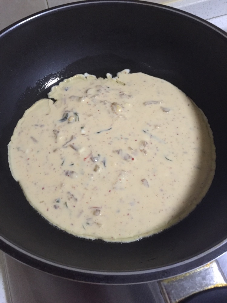 辣白菜鸡蛋饼的做法图解3