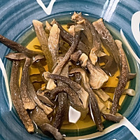 鹿茸菇蒸猪肉的做法图解1