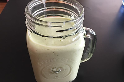 牛油果香蕉牛奶
