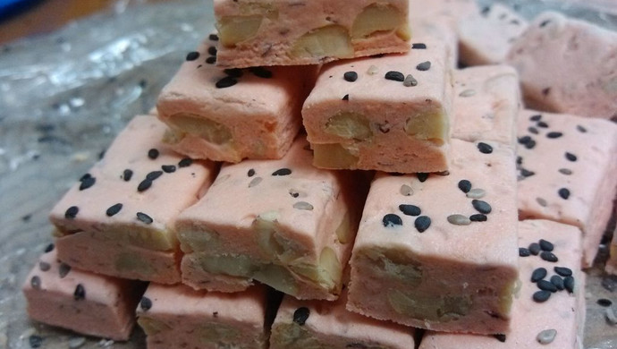 草莓棉花糖牛轧糖（微波炉版）