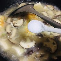 #鸡汁入家宴 感恩正当“食”#鸡汁菌菇豆腐汤的做法图解7