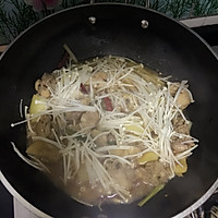 鸡肉炖土豆金针菇的做法图解6