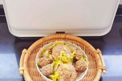 大白菜炖蟹黄狮子头