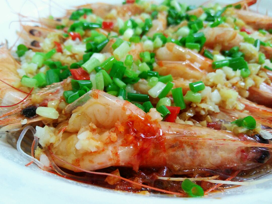 Shrimp with vermicelli and garlic