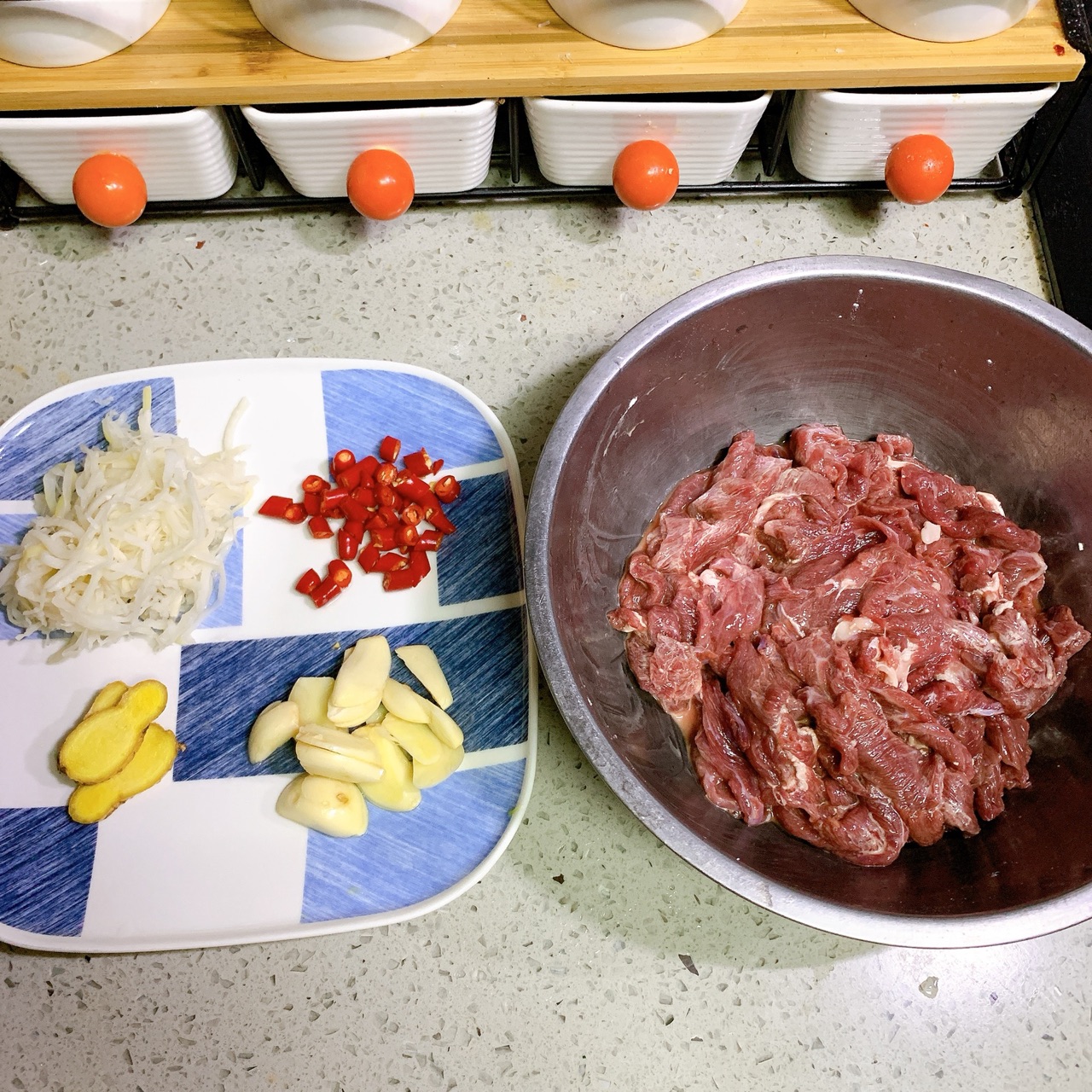 酸笋炒牛肉怎么做_酸笋炒牛肉的做法_豆果美食