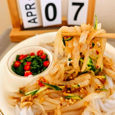 清新爽口的豌豆凉粉