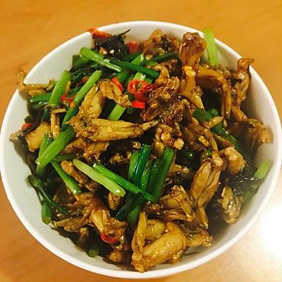 韭菜花爆炒青蛙