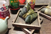 #助力高考营养餐#花生鲜肉粽的做法