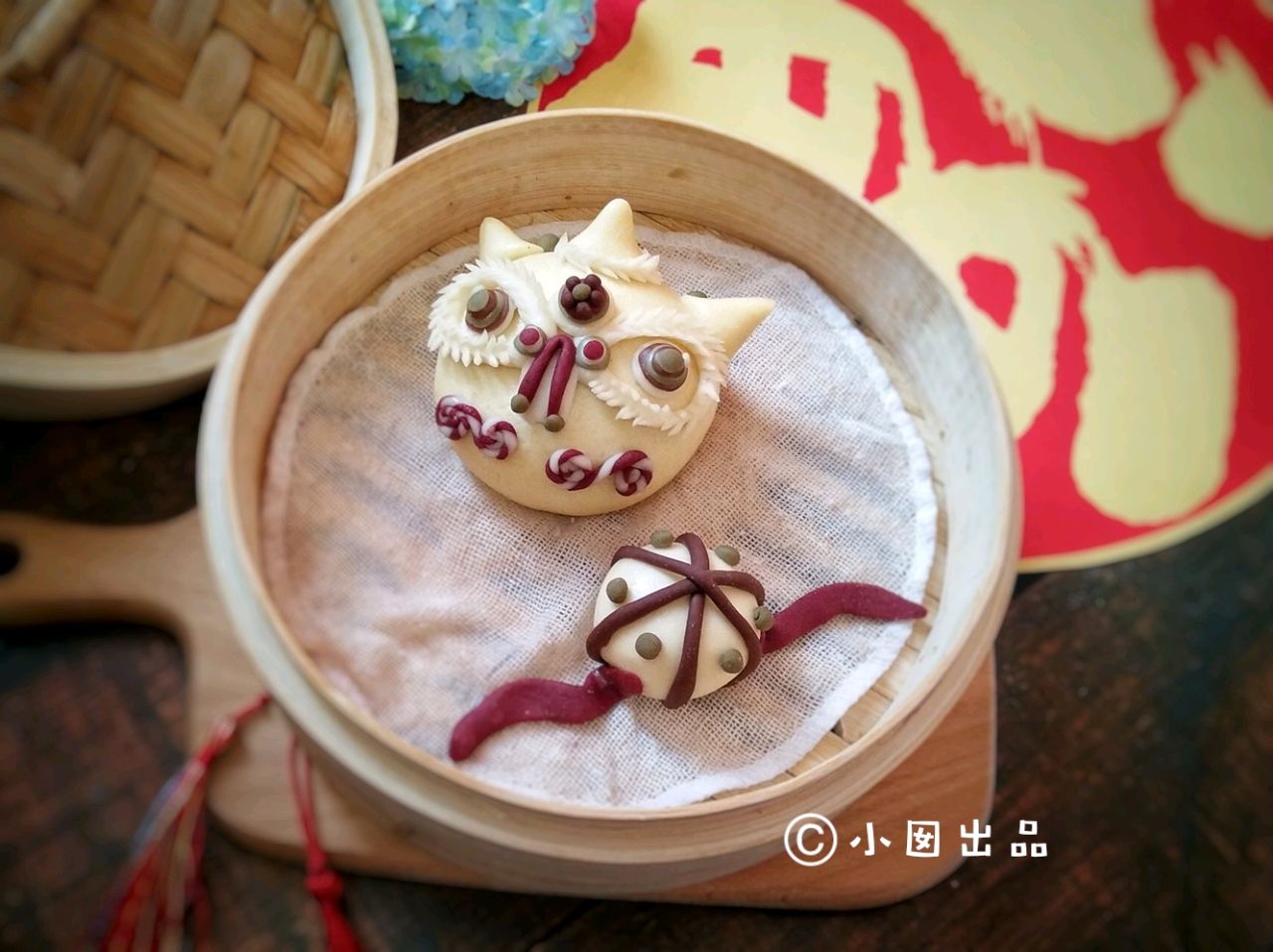 Auspicious beast steamed bread