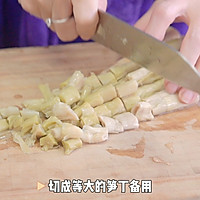 香干笋丁炒腊肉的做法图解2