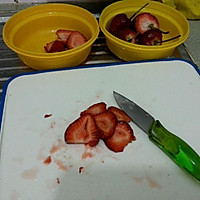 草莓奶昔(豆漿機)的做法图解1