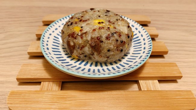 藜麦香菇糯米饭团的做法