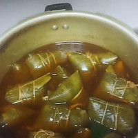咸蛋黄鲜肉粽子的做法图解6