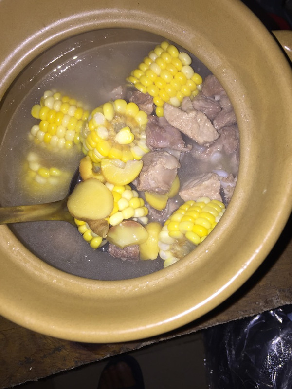 玉米板栗排骨汤图片
