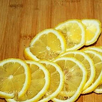 柠檬蜂蜜水的做法图解1