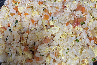 番茄韭菜蛋炒饭