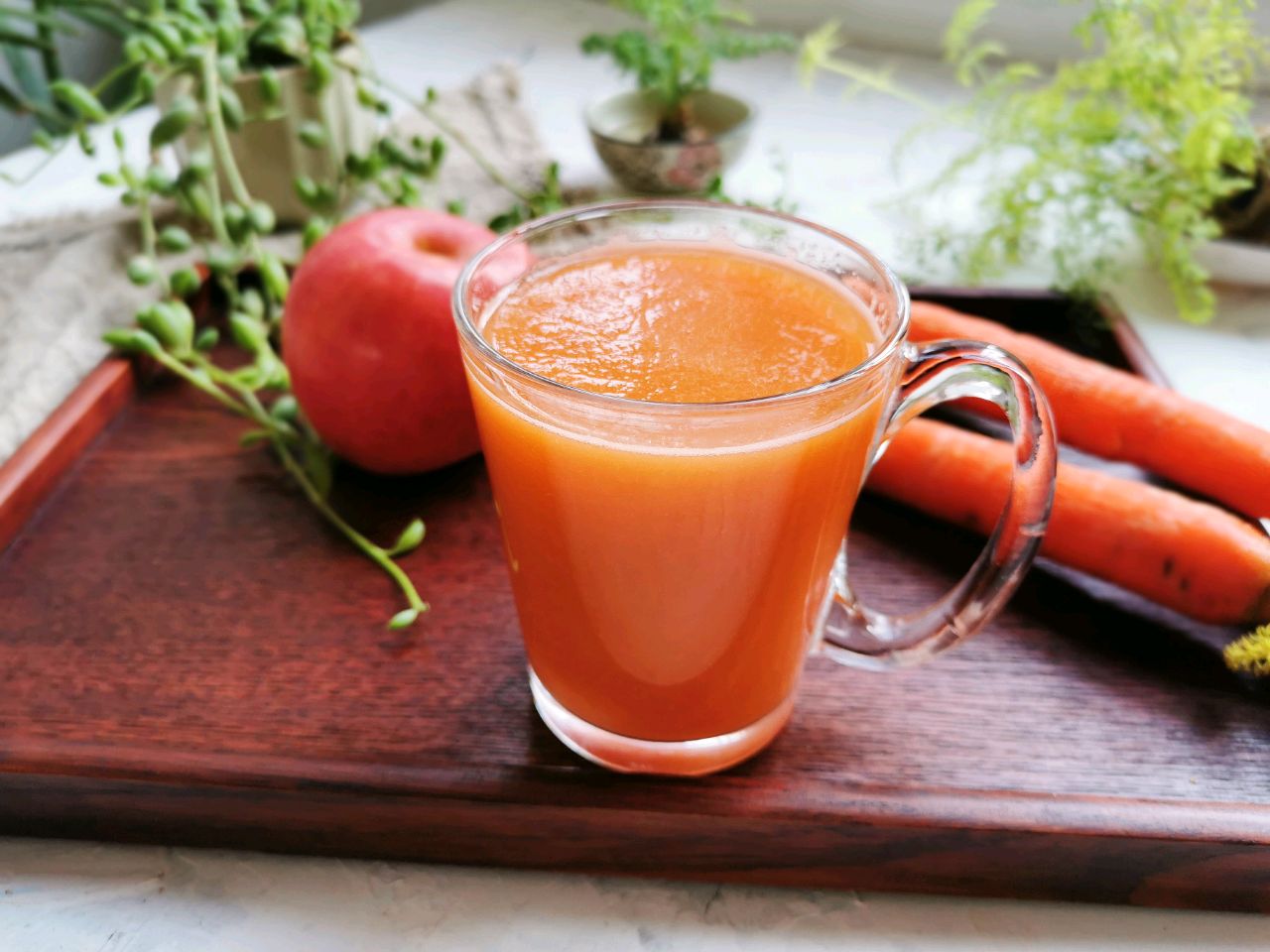 Apple and carrot juice -- juice for all ages