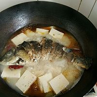 豆腐炖鱼的做法图解5