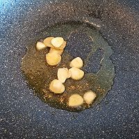 蒜苔炒腊肉味久而醇厚的做法图解5