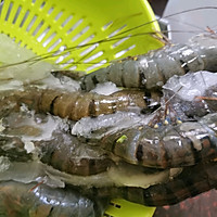 宝宝最爱—开背蝴蝶虾的做法图解1