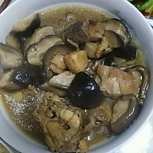 香菇炖鸡腿