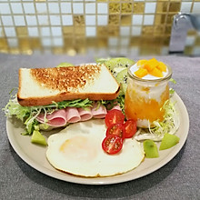 火腿三明治&芒果酸奶