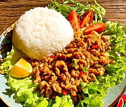 泰式鸡肉碎米饭的做法