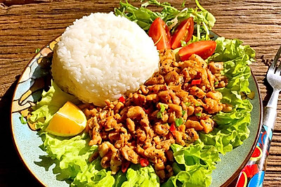 泰式鸡肉碎米饭