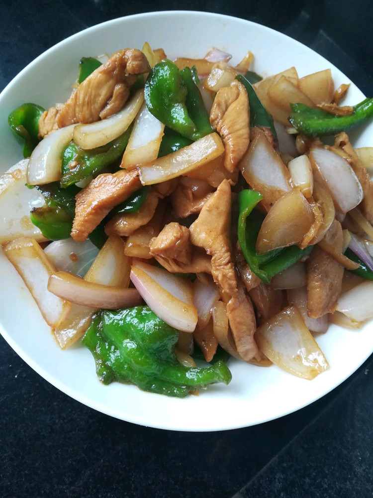 青辣椒炒鸡胸的做法