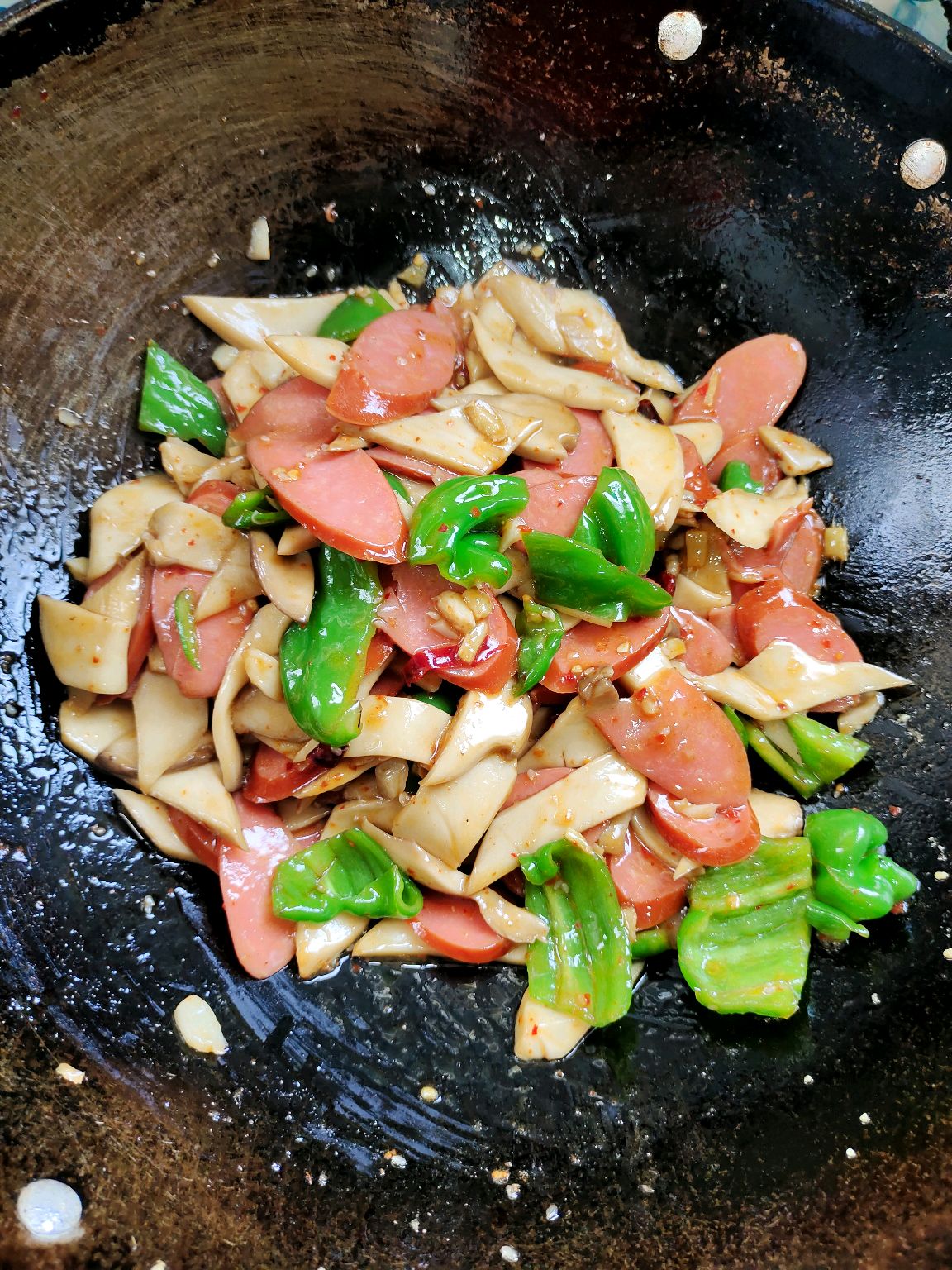 杏鲍菇炒肉家常做法，口感爽脆颜值高，上桌就光盘，天天吃都不腻 - 哔哩哔哩