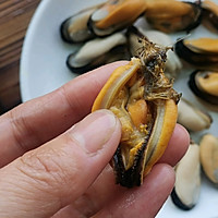 #吃出健康，解决假胖#黄瓜拌海虹的做法图解3