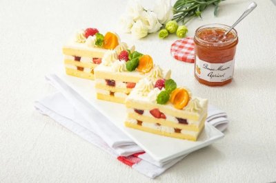 草莓杏子奶油蛋糕 | 美食与远方