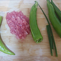 减肥餐青椒釀肉的做法图解1