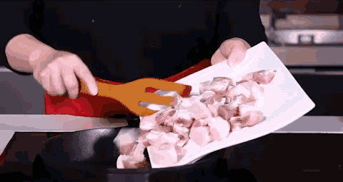 不焯水、不放油、不炒糖色的红烧肉，你也可以做！的做法图解1