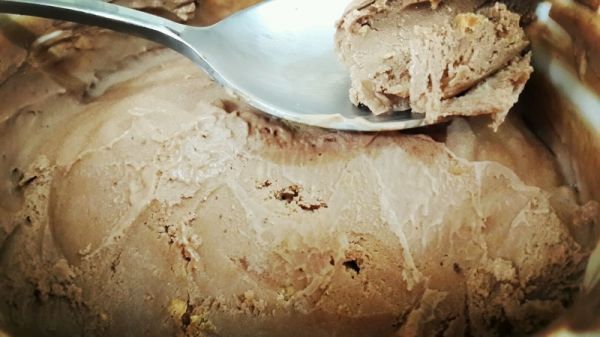 士力架黑巧克力冰淇淋