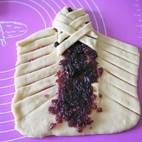 花式蓝莓酱面包#美的绅士烤箱#的做法图解6