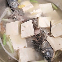 豆腐香菇鲤鱼汤的做法图解6