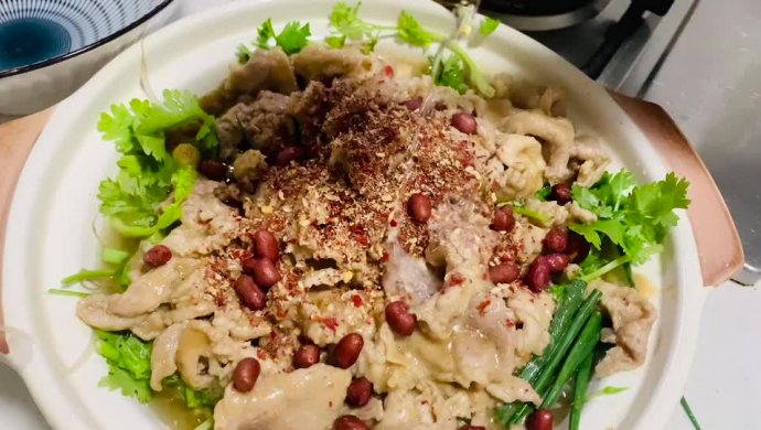 简单易煮的水煮肉片，下饭喔，食材15元一家子吃的好爽！