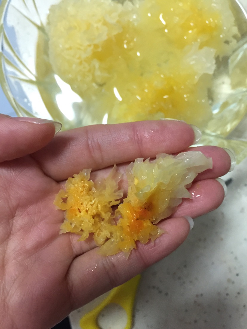绿豆沙桃胶银耳羹的做法图解6