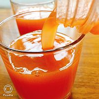胡萝卜西芹苹果汁的做法图解4