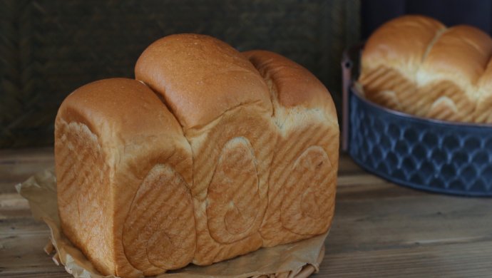 香甜大红枣酸奶奶香吐司