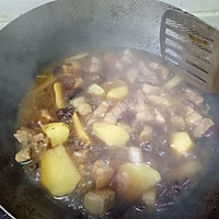 红烧肉炖土豆的做法图解11