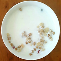 儿子的早餐（豆沙包，鸡蛋，饼干，沙拉，麦片奶）的做法图解3