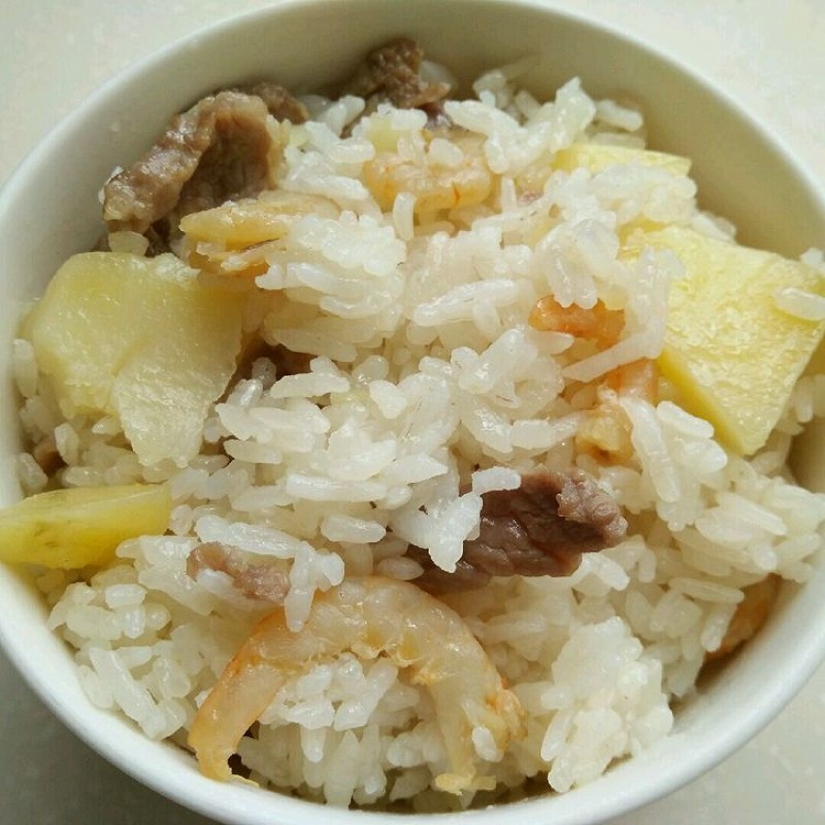 虾仁，肉，土豆焖饭的做法