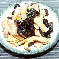 木耳腐竹炒肉的做法图解1