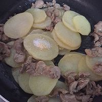 土豆片炒肉的做法图解7